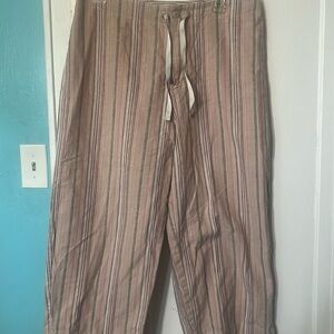 Lee Striped Beige Multi Color Woman’s Capri Pants 14